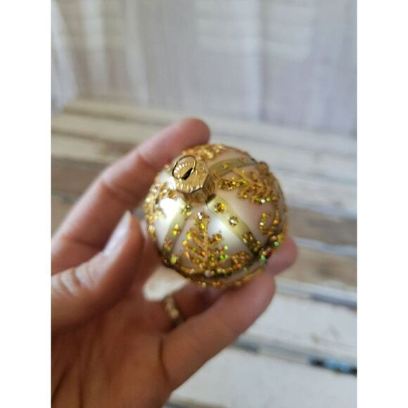 Poland polonaise ? Gold filigree egg red glass ornament Xmas tree - Picture 8 of 9